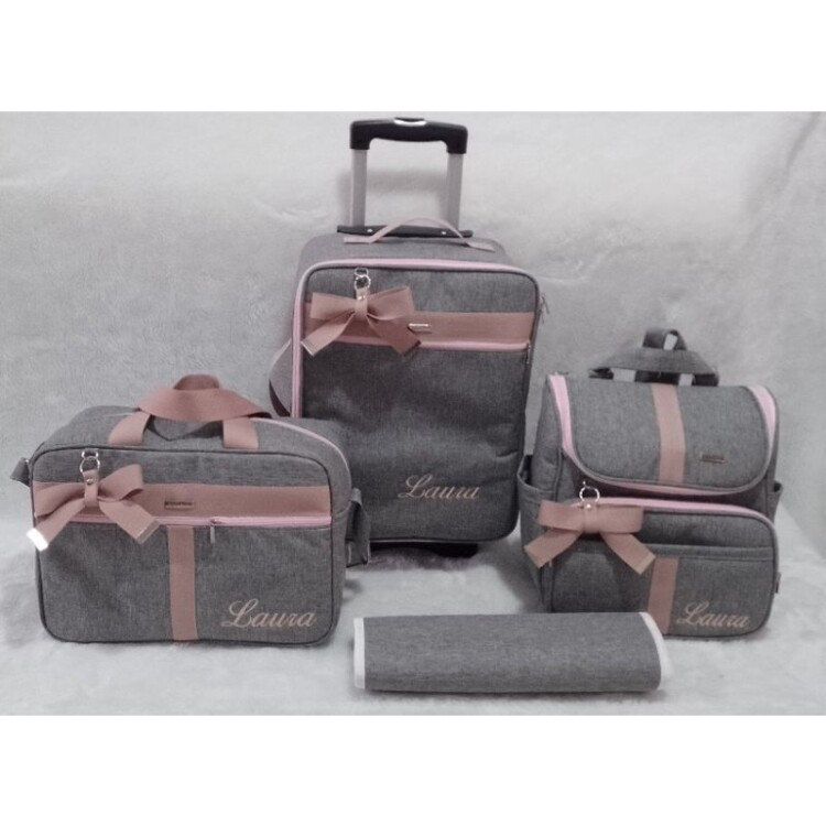 kit bolsa maternidade com mala de rodinha e mochila 2 em um cinza com faixa rosê
